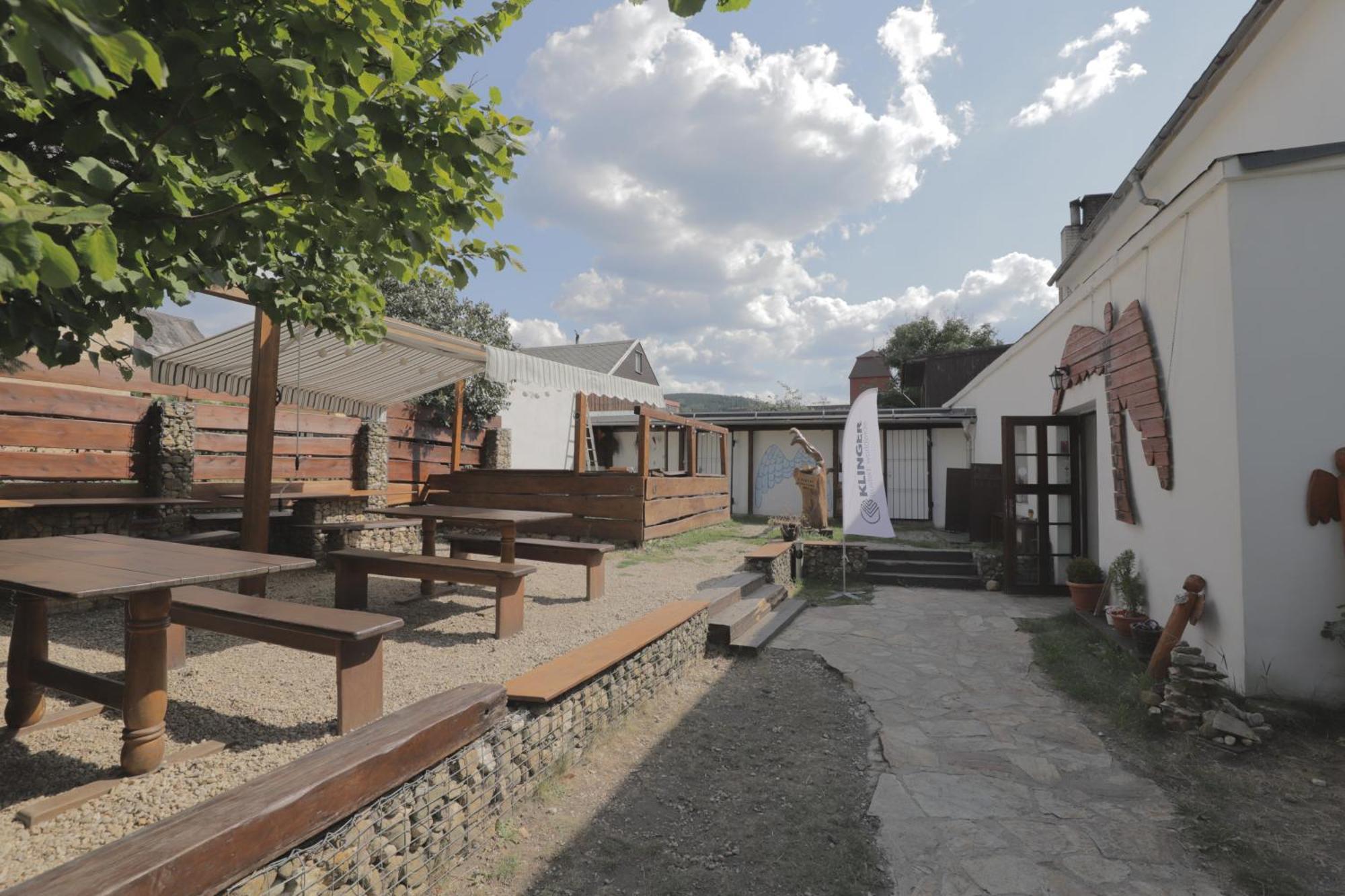 Bike Bistro A Penzion U Vsech Andelu Нове Место под Смркем Екстериор снимка